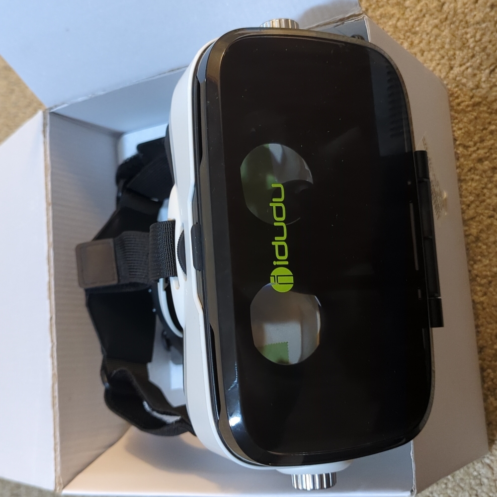 iDudu virtual reality headset